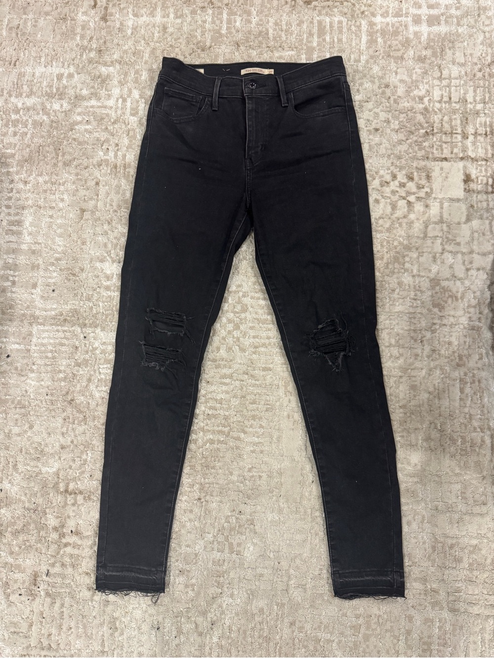 720 Levi's Women's Black
Skinny Jeans